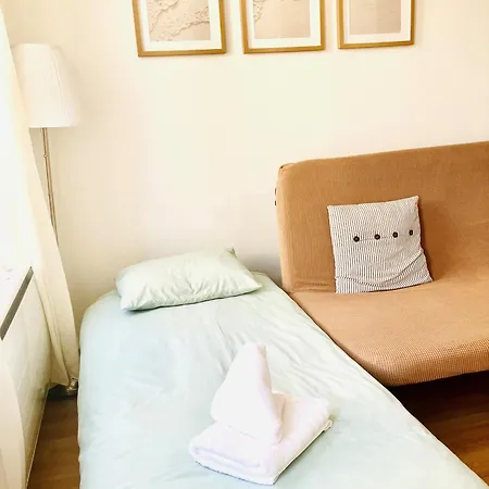 Cozy And Modern L Hyper-center *